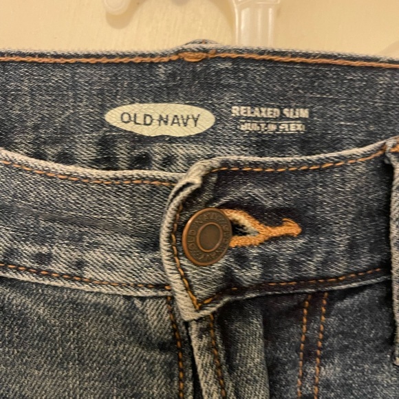 Old Navy Relaxed Slim Jeans - Picture 2 of 4